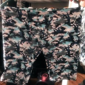 Nylon Chinese L guessing it’s like a Medium NEW